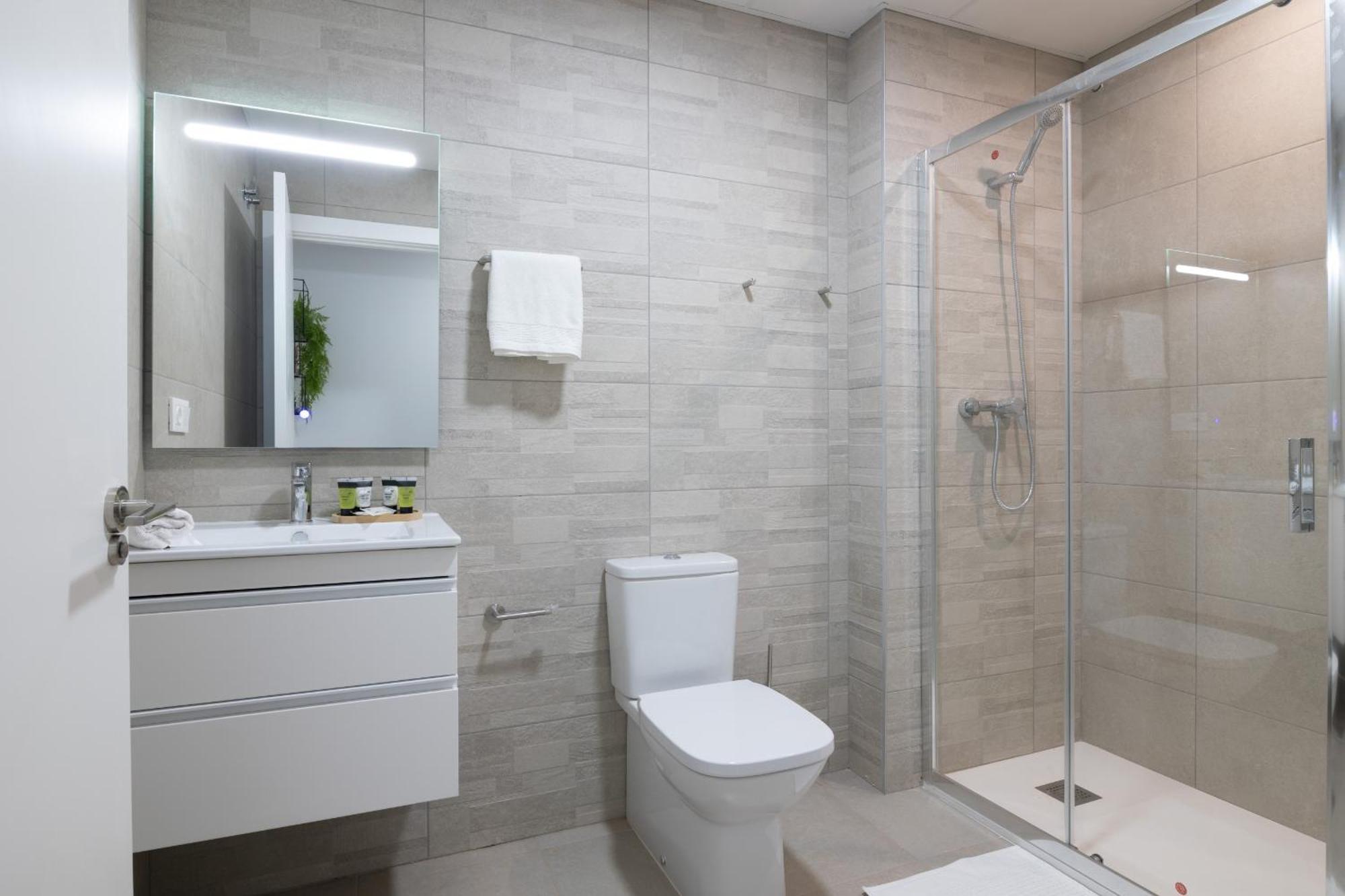 Dormforyou Arena Delux Valencia Bagian luar foto